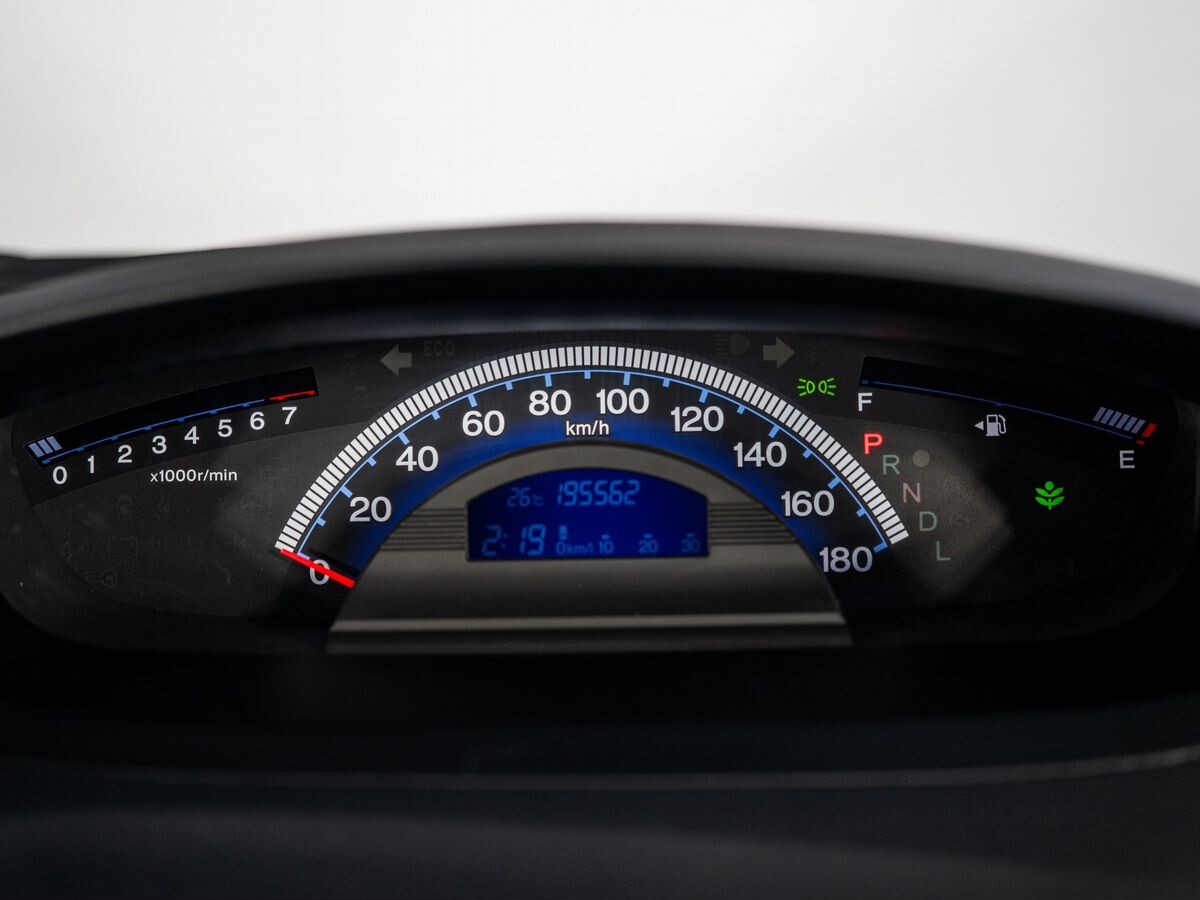 Honda Freed Spike 2012 - фото автомобиля