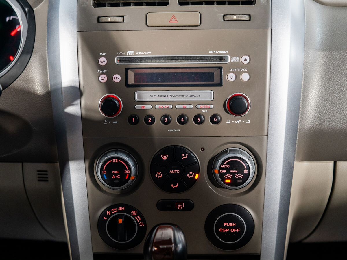 Suzuki Grand Vitara 2008 - фото автомобиля