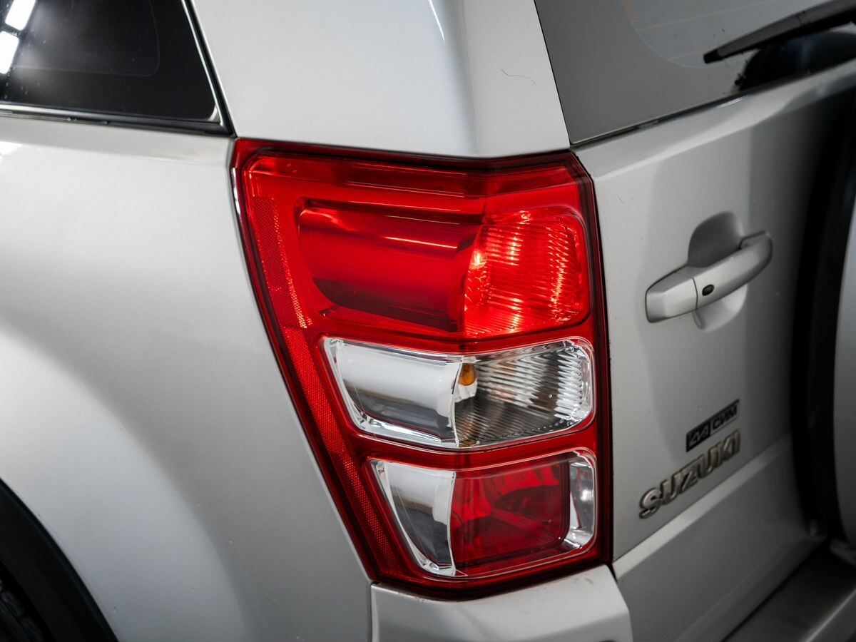 Suzuki Grand Vitara 2008 - фото автомобиля