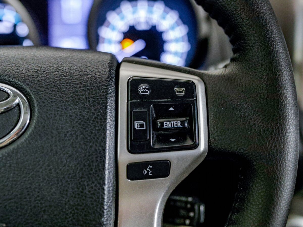 Toyota Land Cruiser Prado 2013 - фото автомобиля