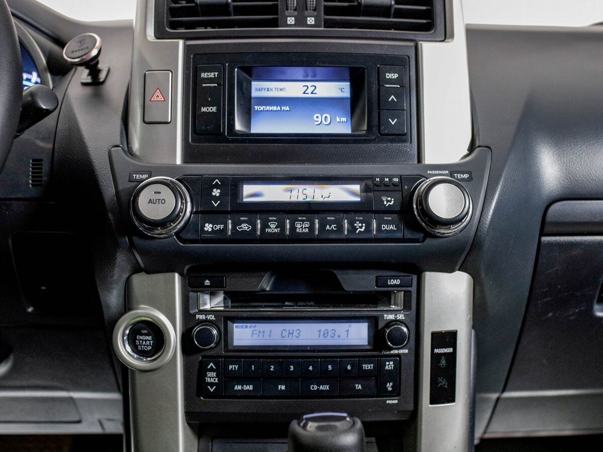 Toyota Land Cruiser Prado 2013 - фото автомобиля