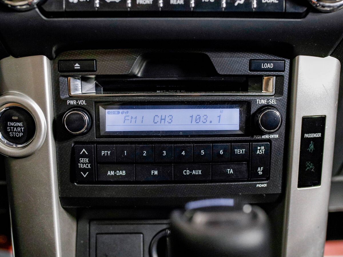 Toyota Land Cruiser Prado 2013 - фото автомобиля