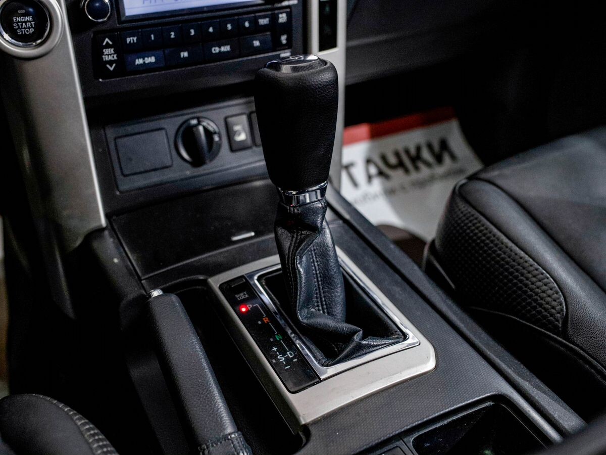 Toyota Land Cruiser Prado 2013 - фото автомобиля