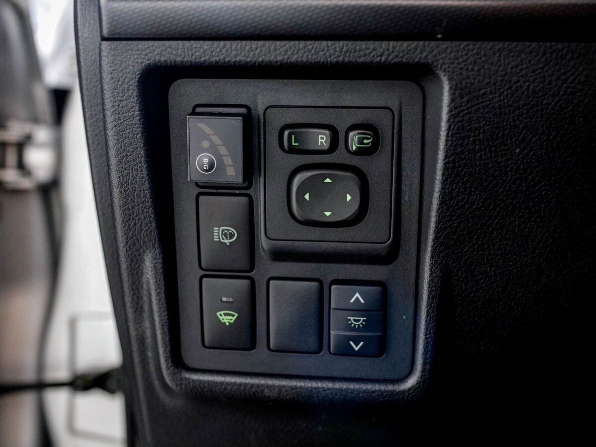 Toyota Land Cruiser Prado 2013 - фото автомобиля
