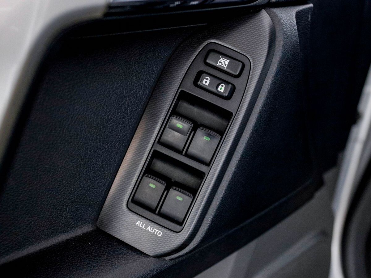 Toyota Land Cruiser Prado 2013 - фото автомобиля