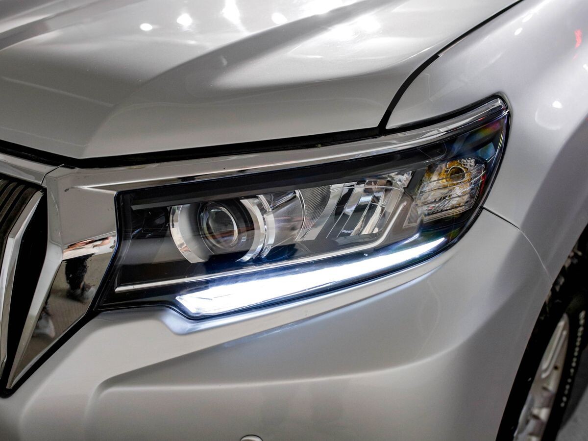 Toyota Land Cruiser Prado 2013 - фото автомобиля