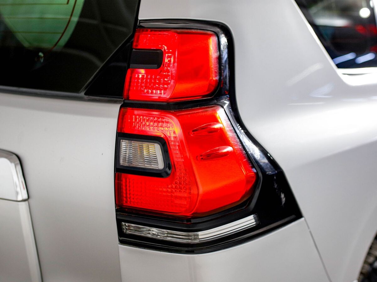 Toyota Land Cruiser Prado 2013 - фото автомобиля