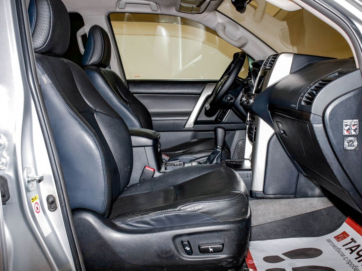 Toyota Land Cruiser Prado 2013 - фото автомобиля