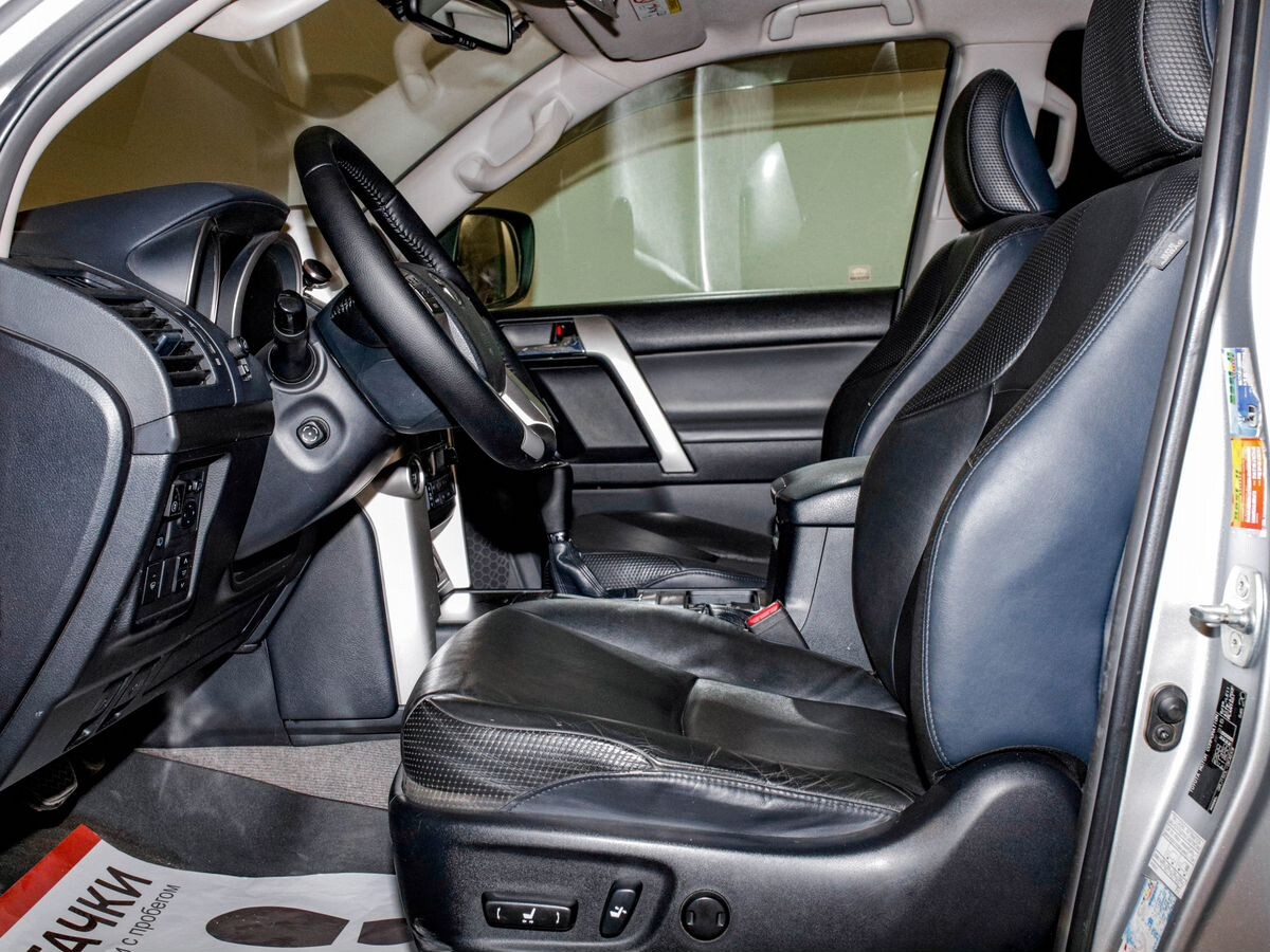 Toyota Land Cruiser Prado 2013 - фото автомобиля