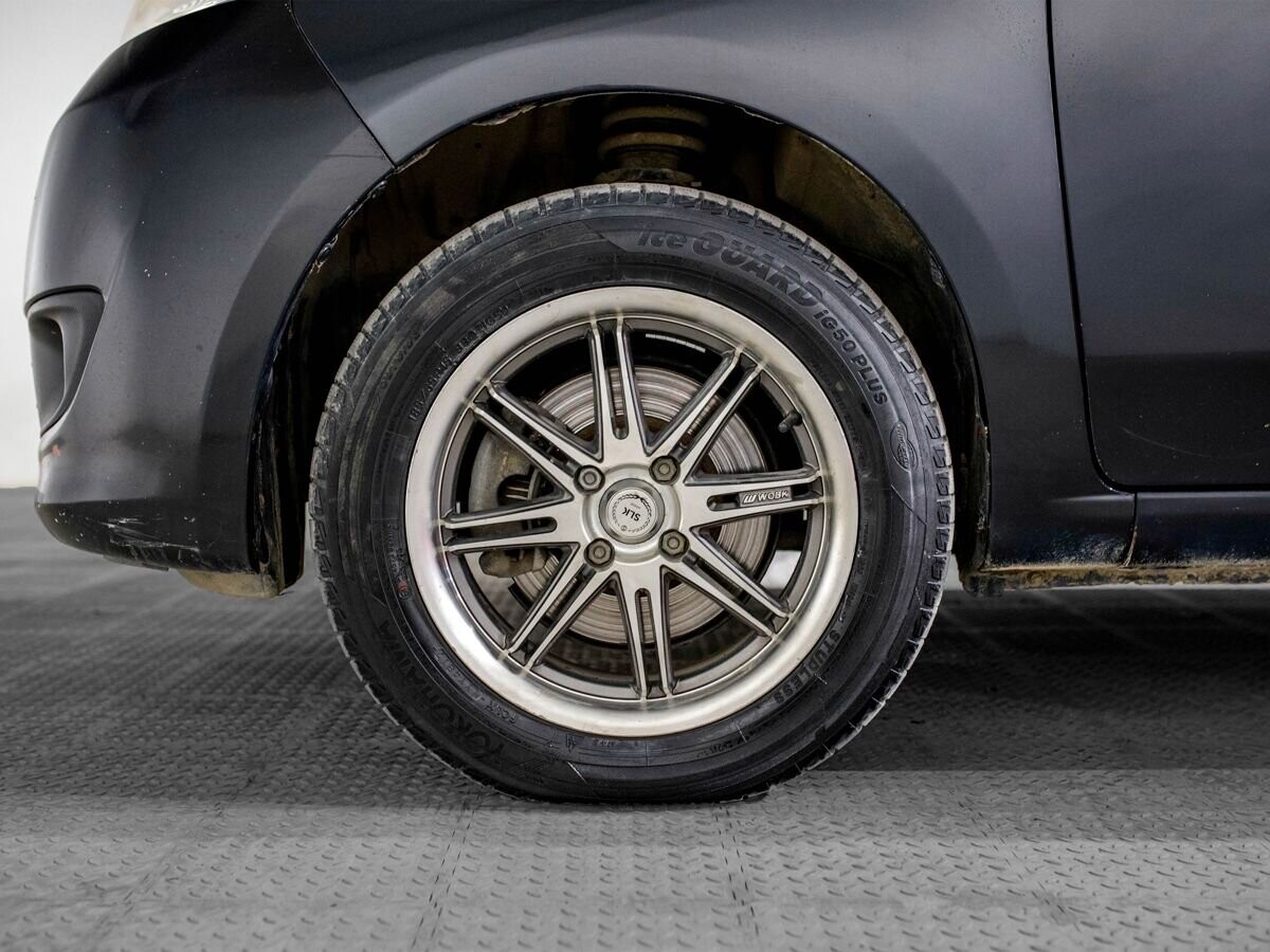 Toyota Passo Sette 2010 - фото автомобиля