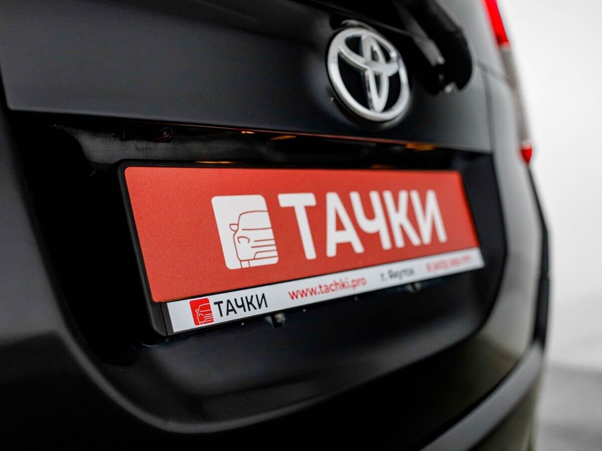 Toyota Passo Sette 2010 - фото автомобиля