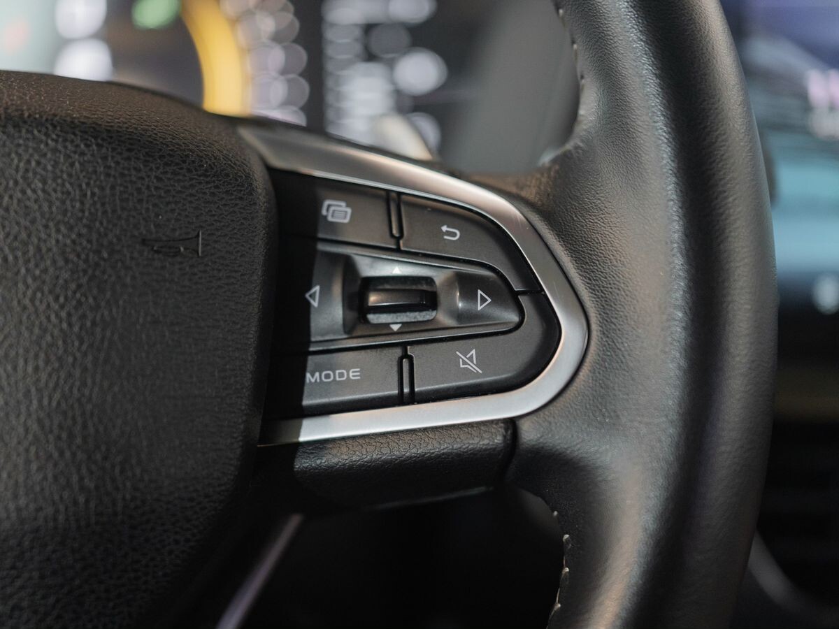 Geely Tugella 2019 - фото автомобиля