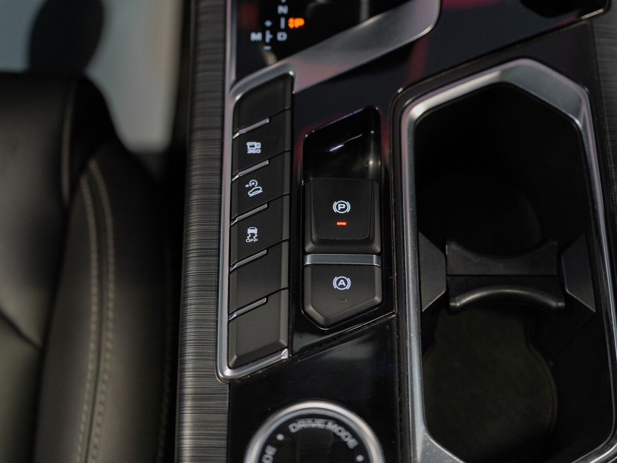 Geely Tugella 2019 - фото автомобиля