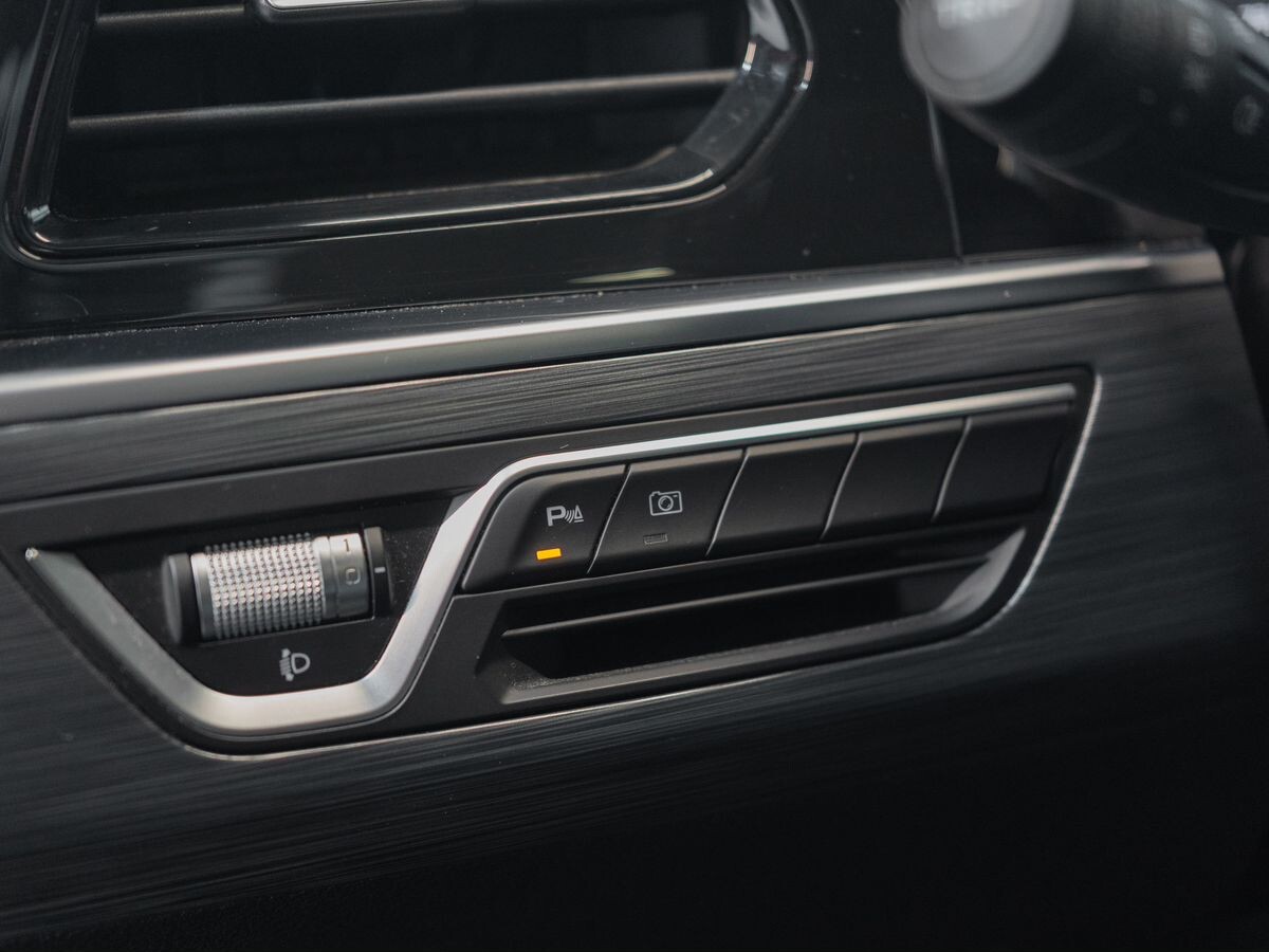 Geely Tugella 2019 - фото автомобиля