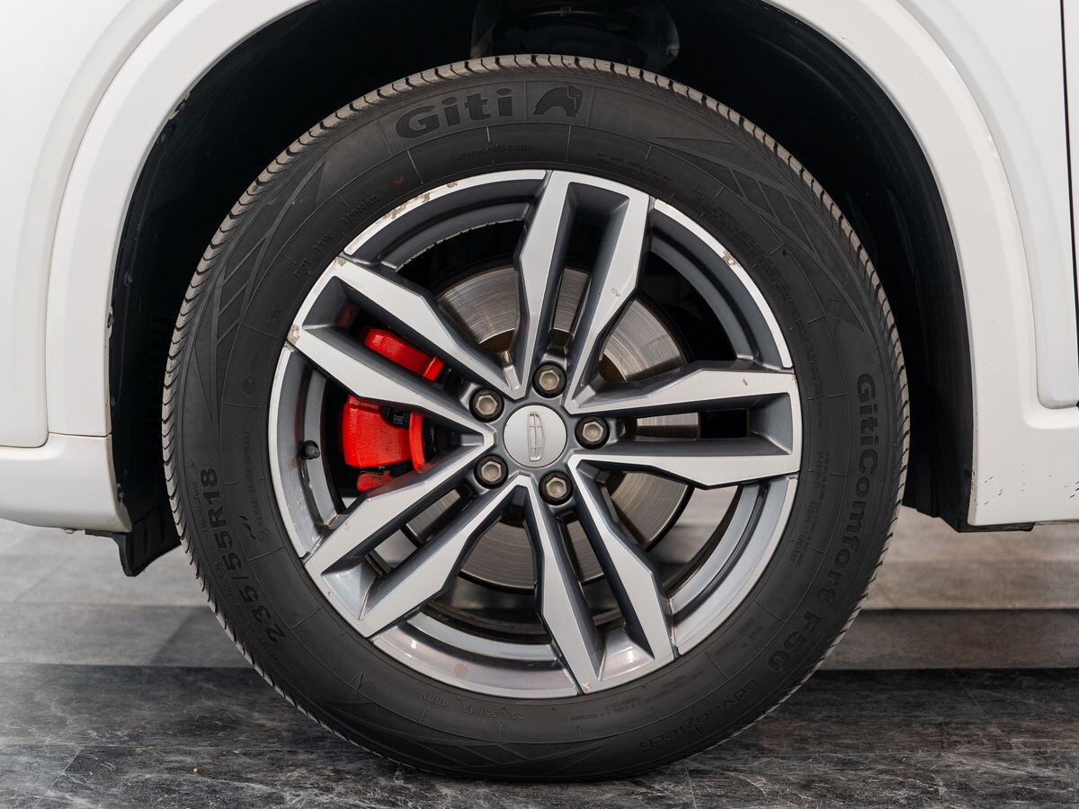 Geely Tugella 2019 - фото автомобиля