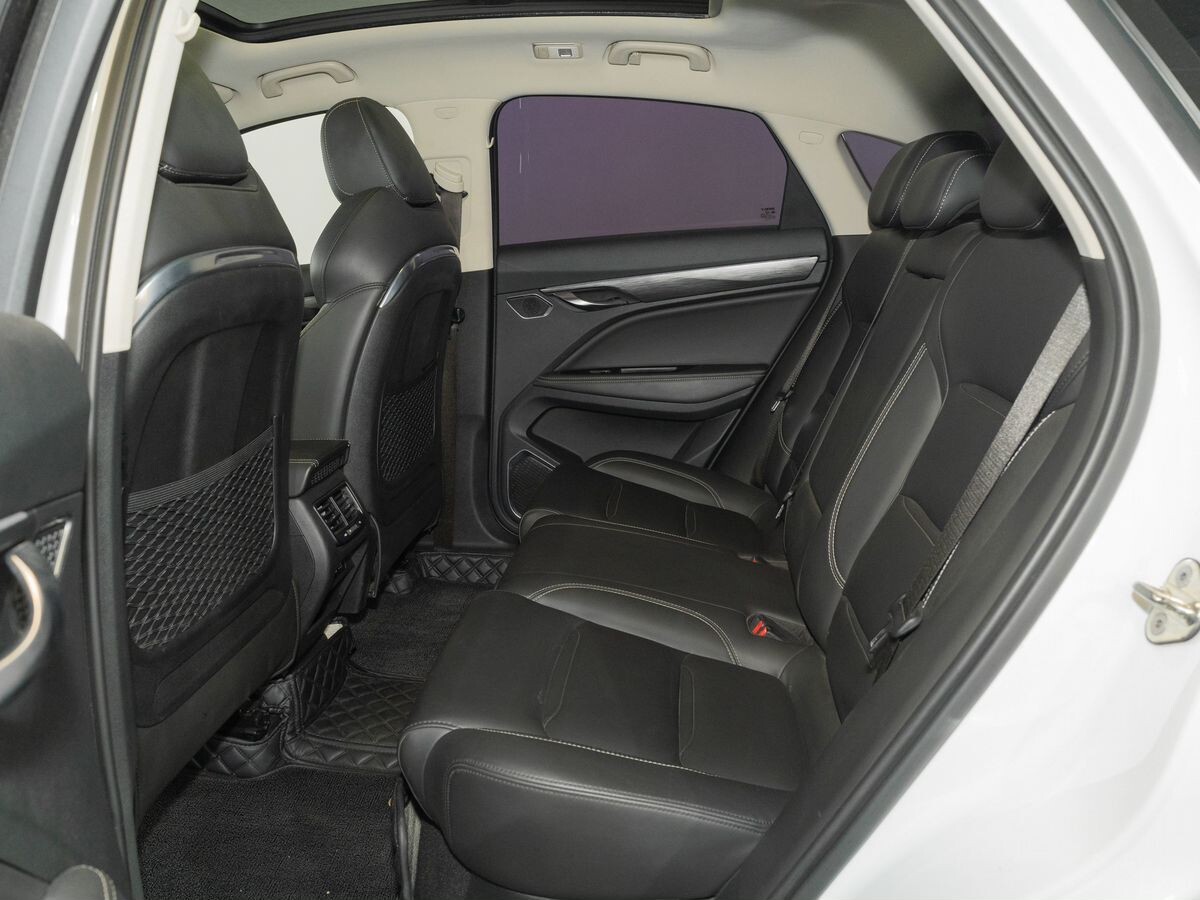 Geely Tugella 2019 - фото автомобиля