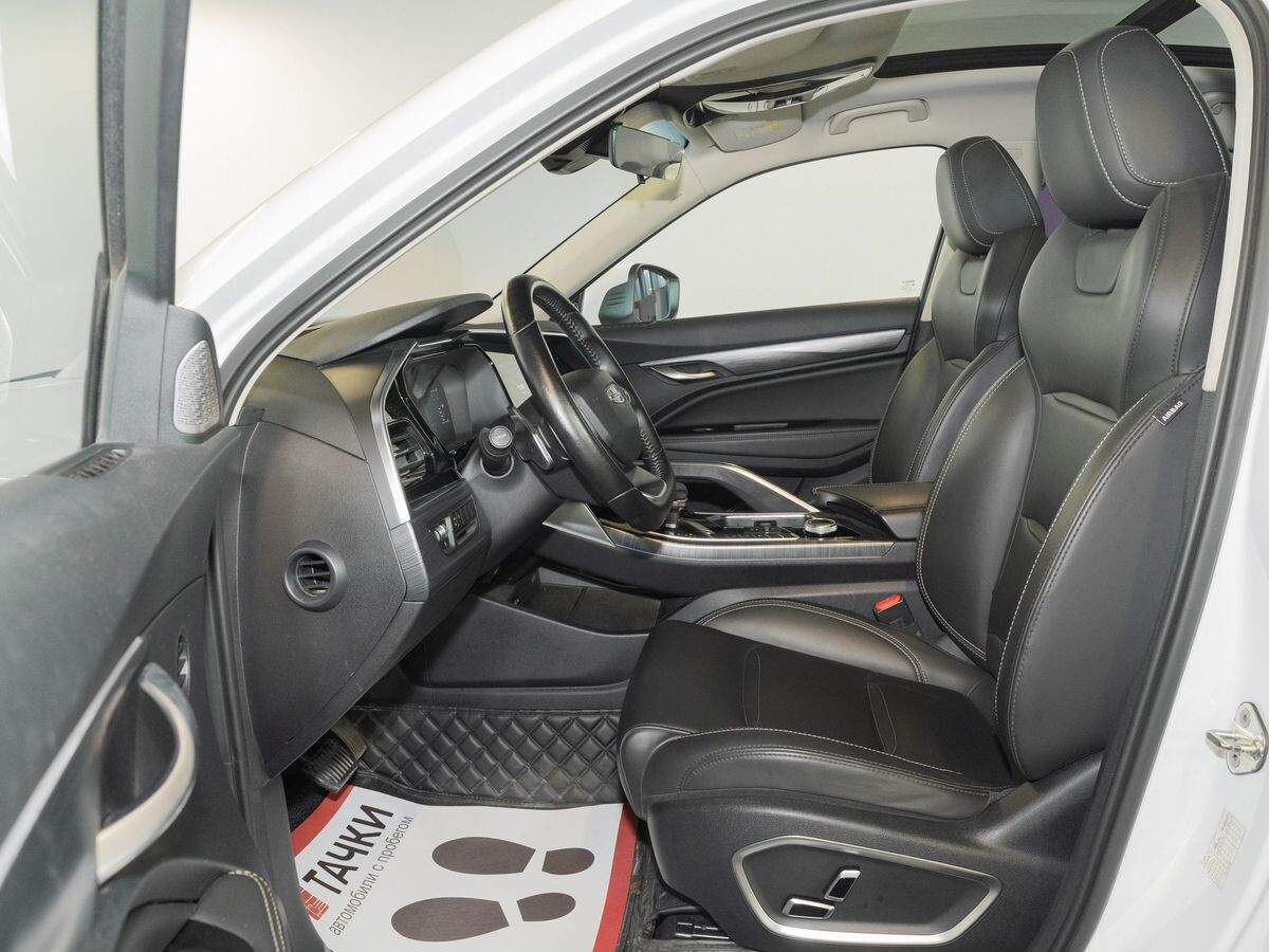 Geely Tugella 2019 - фото автомобиля