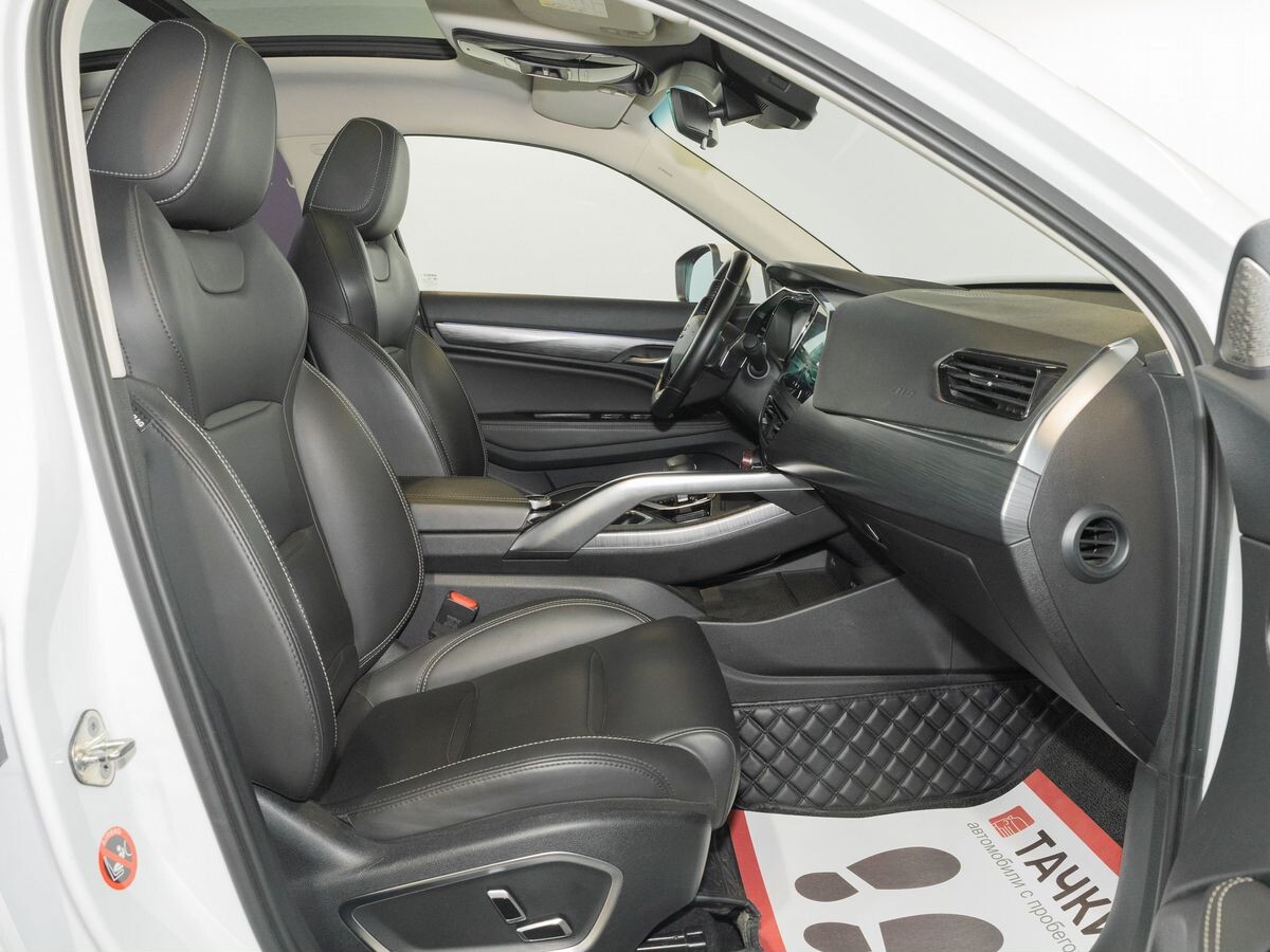 Geely Tugella 2019 - фото автомобиля