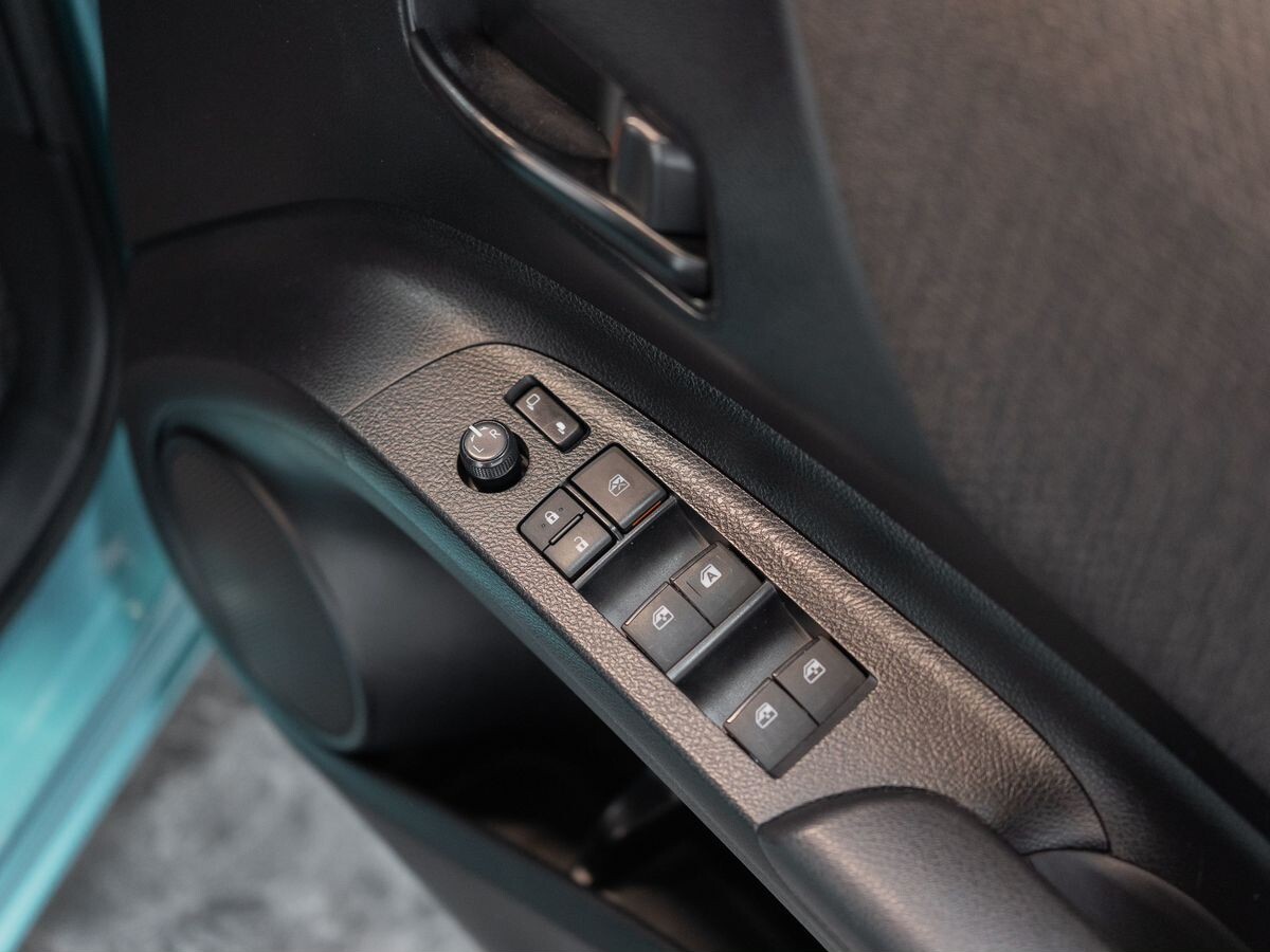 Toyota Sienta 2020 - фото автомобиля
