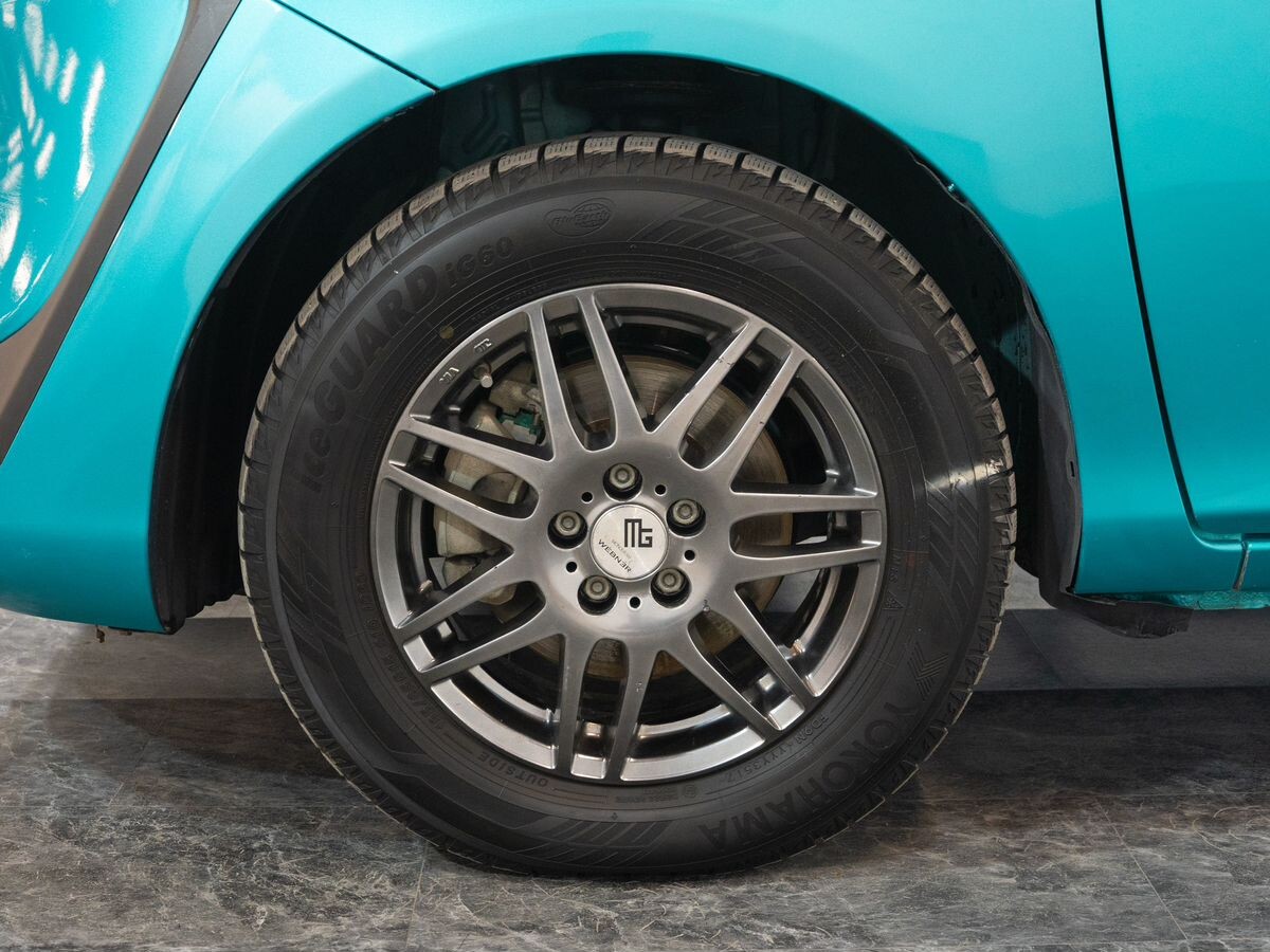 Toyota Sienta 2020 - фото автомобиля