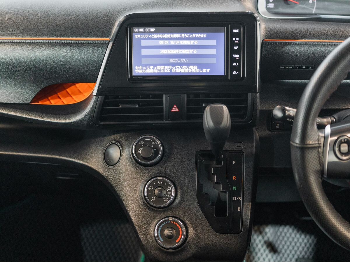 Toyota Sienta 2020 - фото автомобиля
