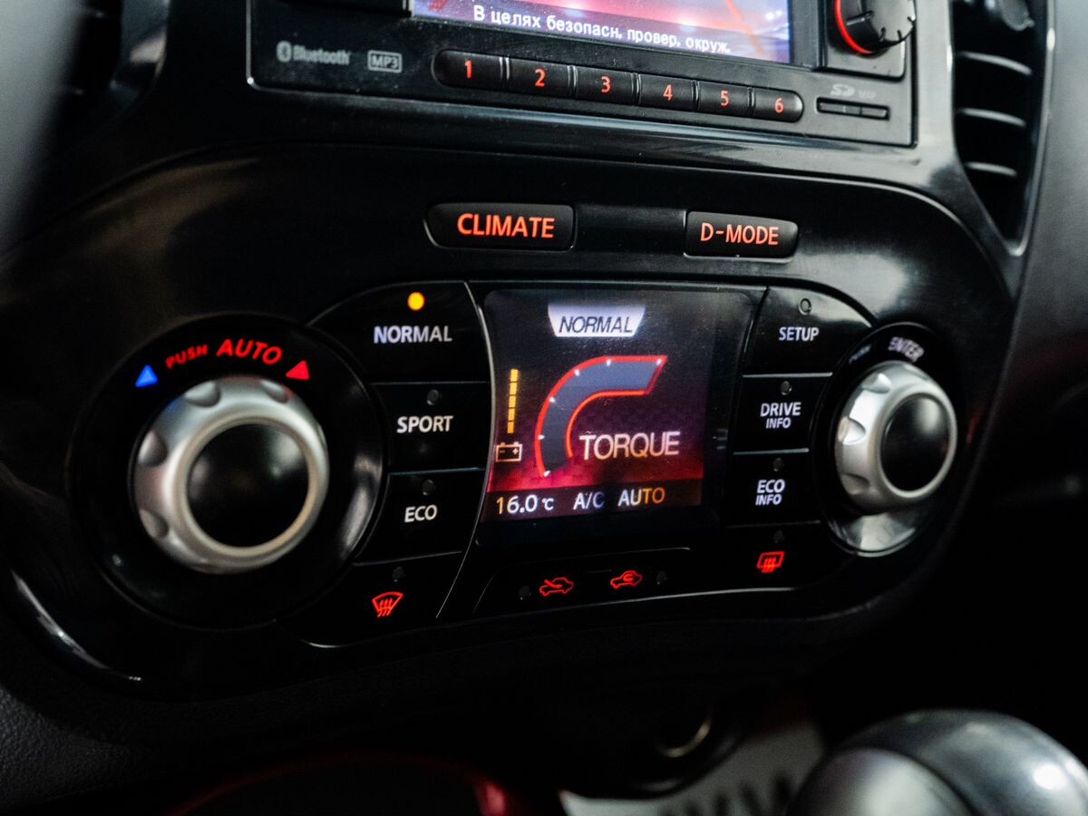 Nissan Juke 2012 - фото автомобиля