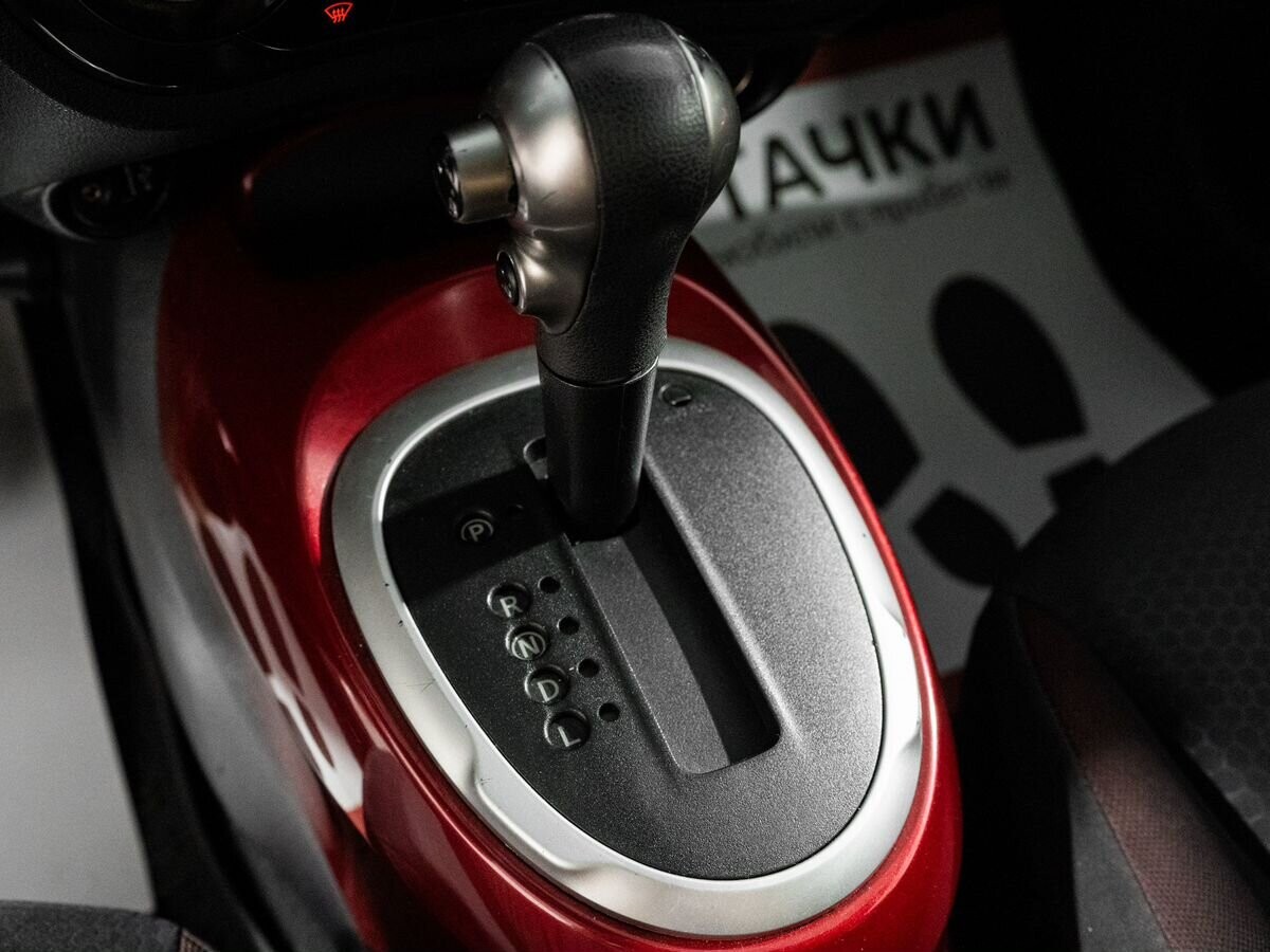 Nissan Juke 2012 - фото автомобиля