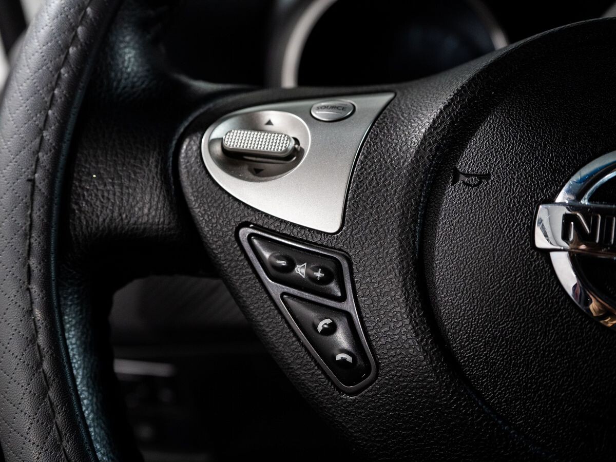 Nissan Juke 2012 - фото автомобиля