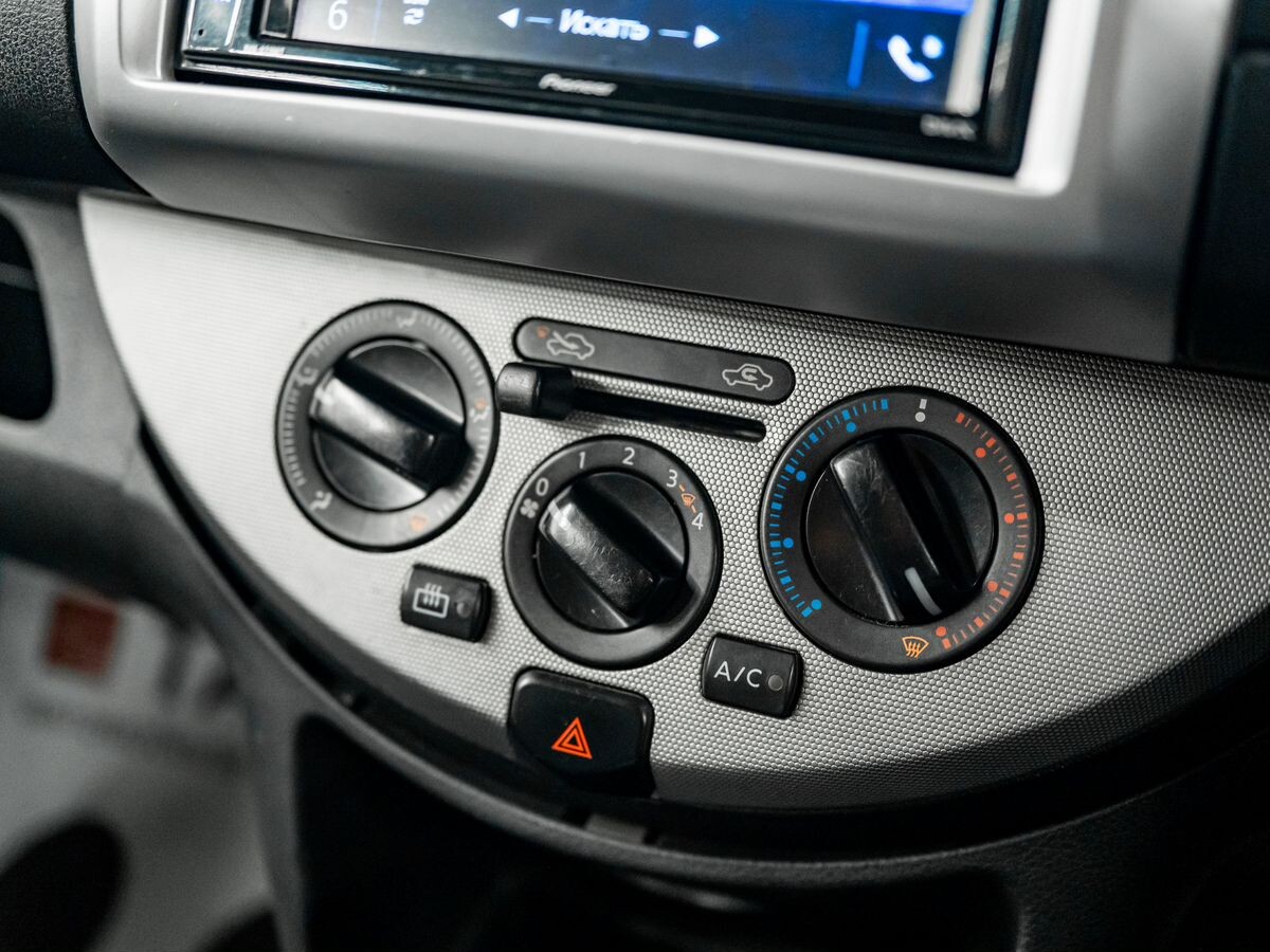 Nissan Note 2008 - фото автомобиля