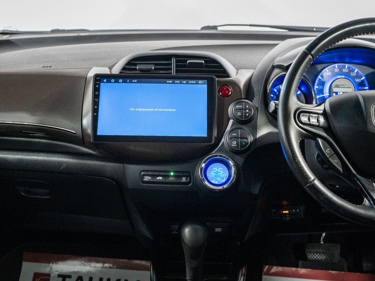Honda Fit Shuttle 2012 - фото автомобиля