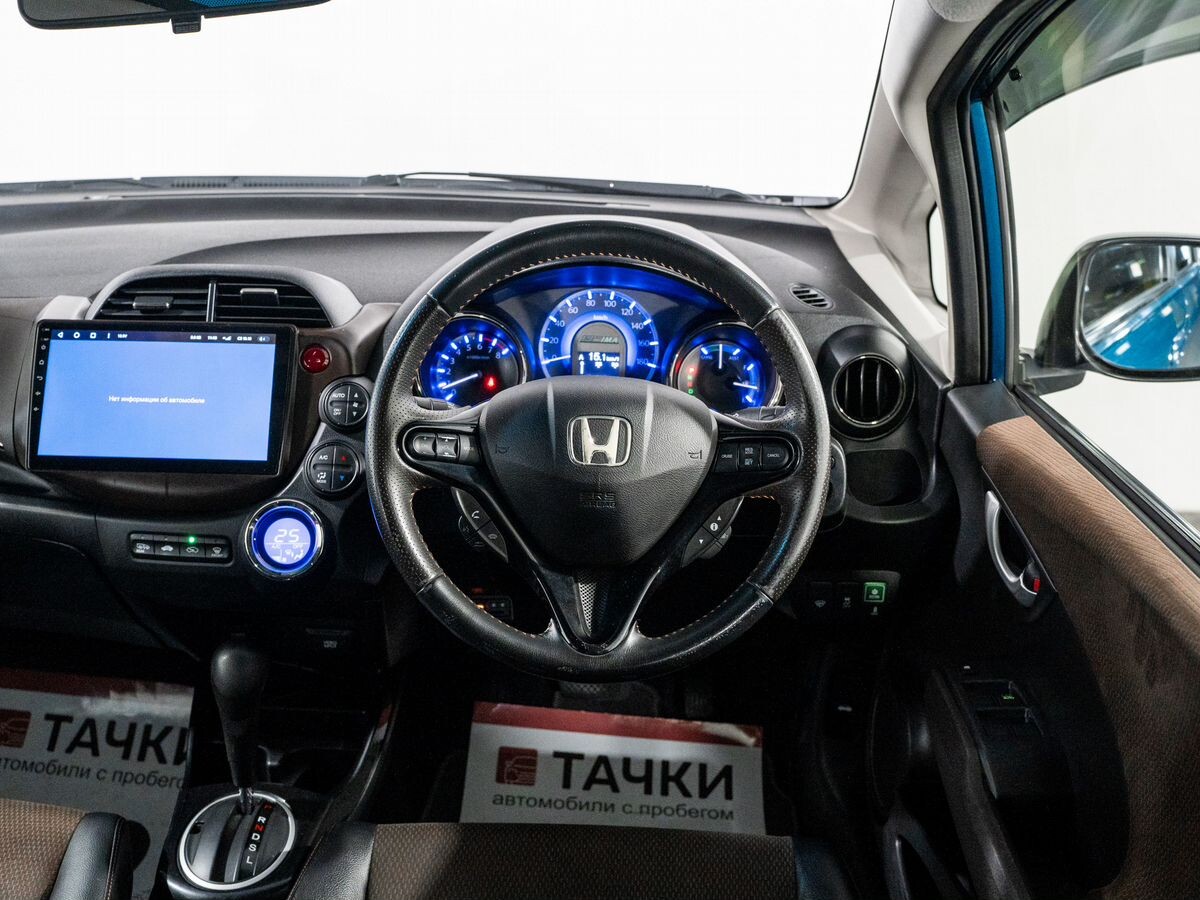 Honda Fit Shuttle 2012 - фото автомобиля