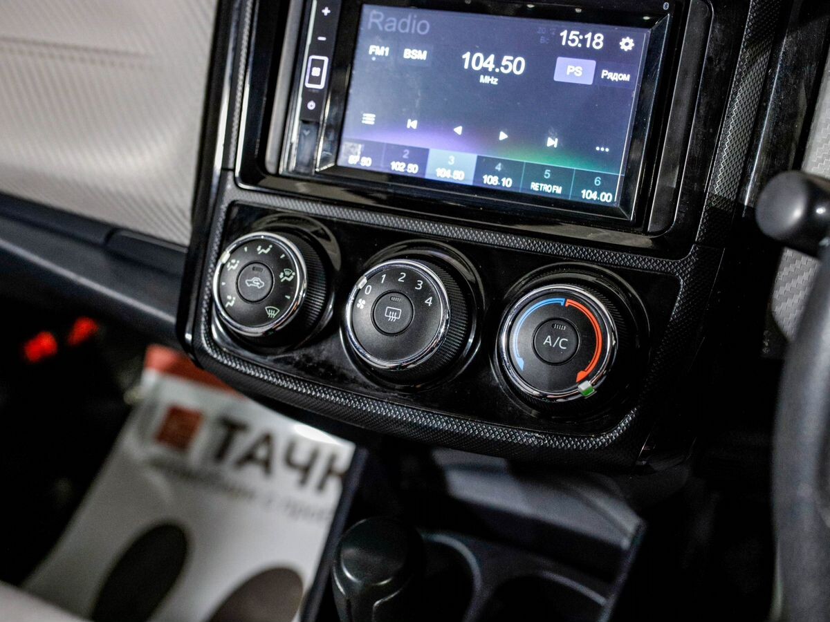 Toyota Corolla Axio 2012 - фото автомобиля