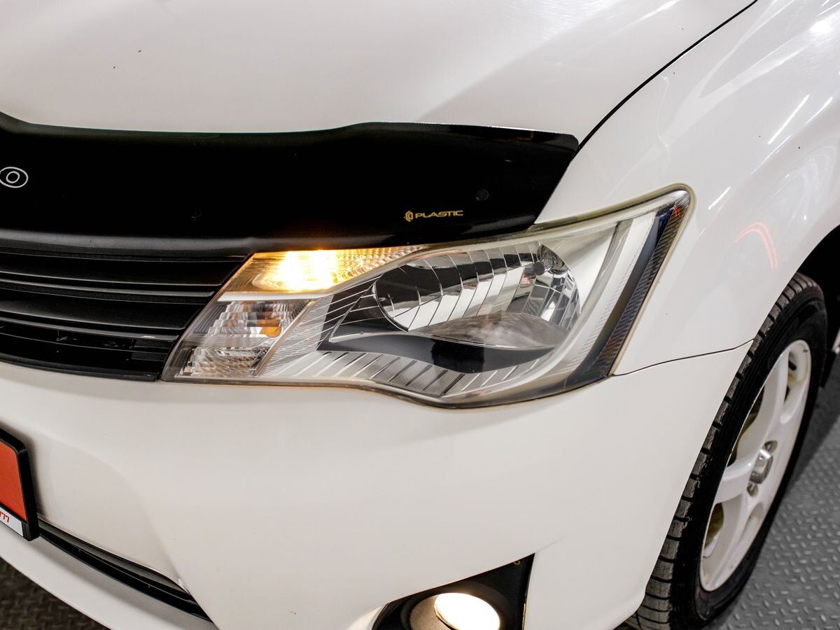 Toyota Corolla Axio 2012 - фото автомобиля