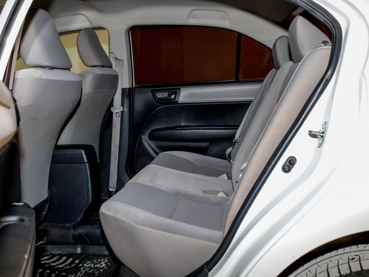 Toyota Corolla Axio 2012 - фото автомобиля