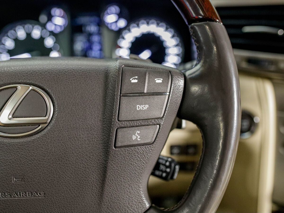 Lexus LX570 2013 - фото автомобиля