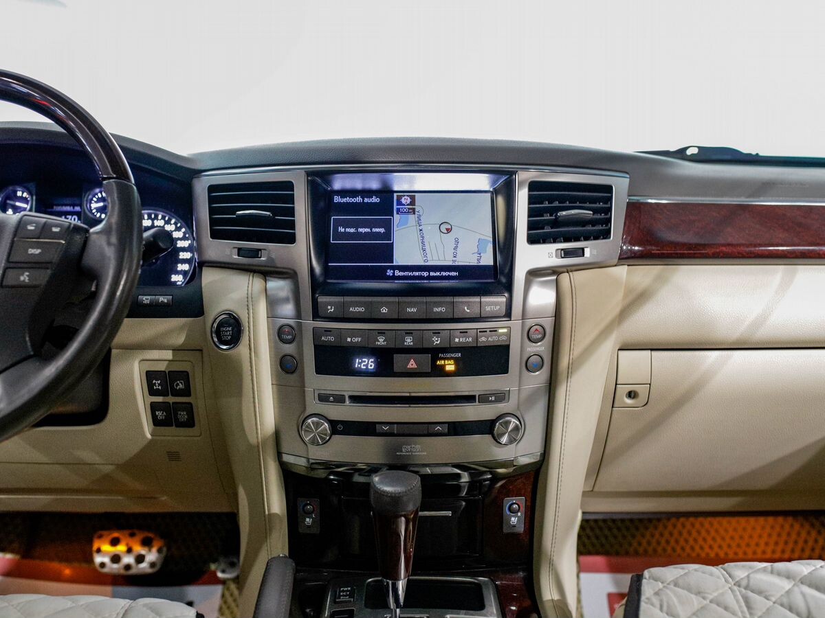 Lexus LX570 2013 - фото автомобиля