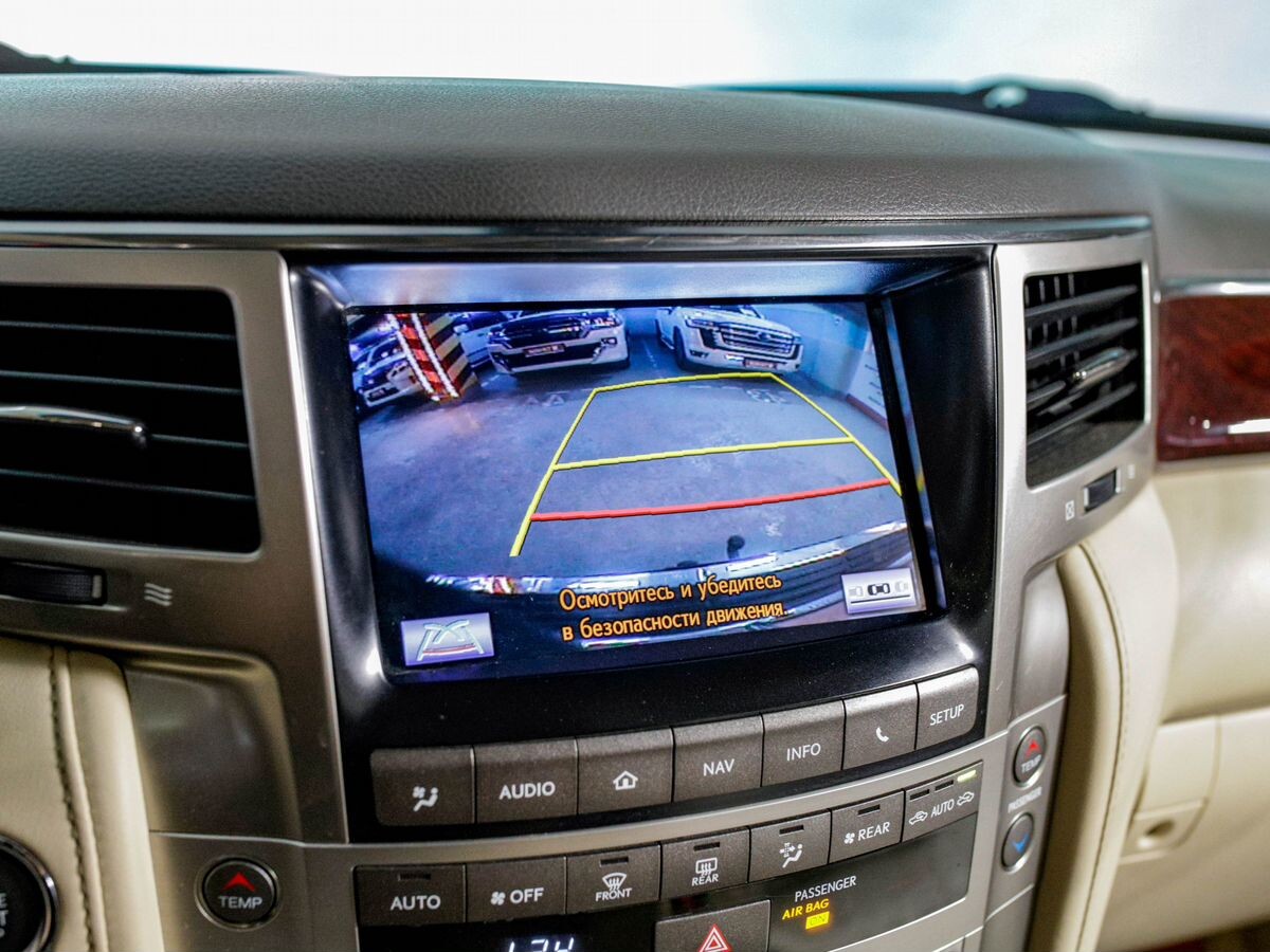 Lexus LX570 2013 - фото автомобиля