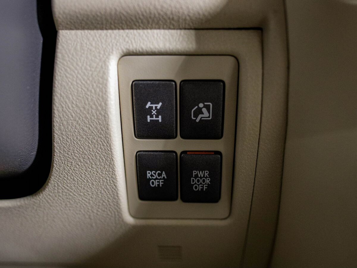 Lexus LX570 2013 - фото автомобиля