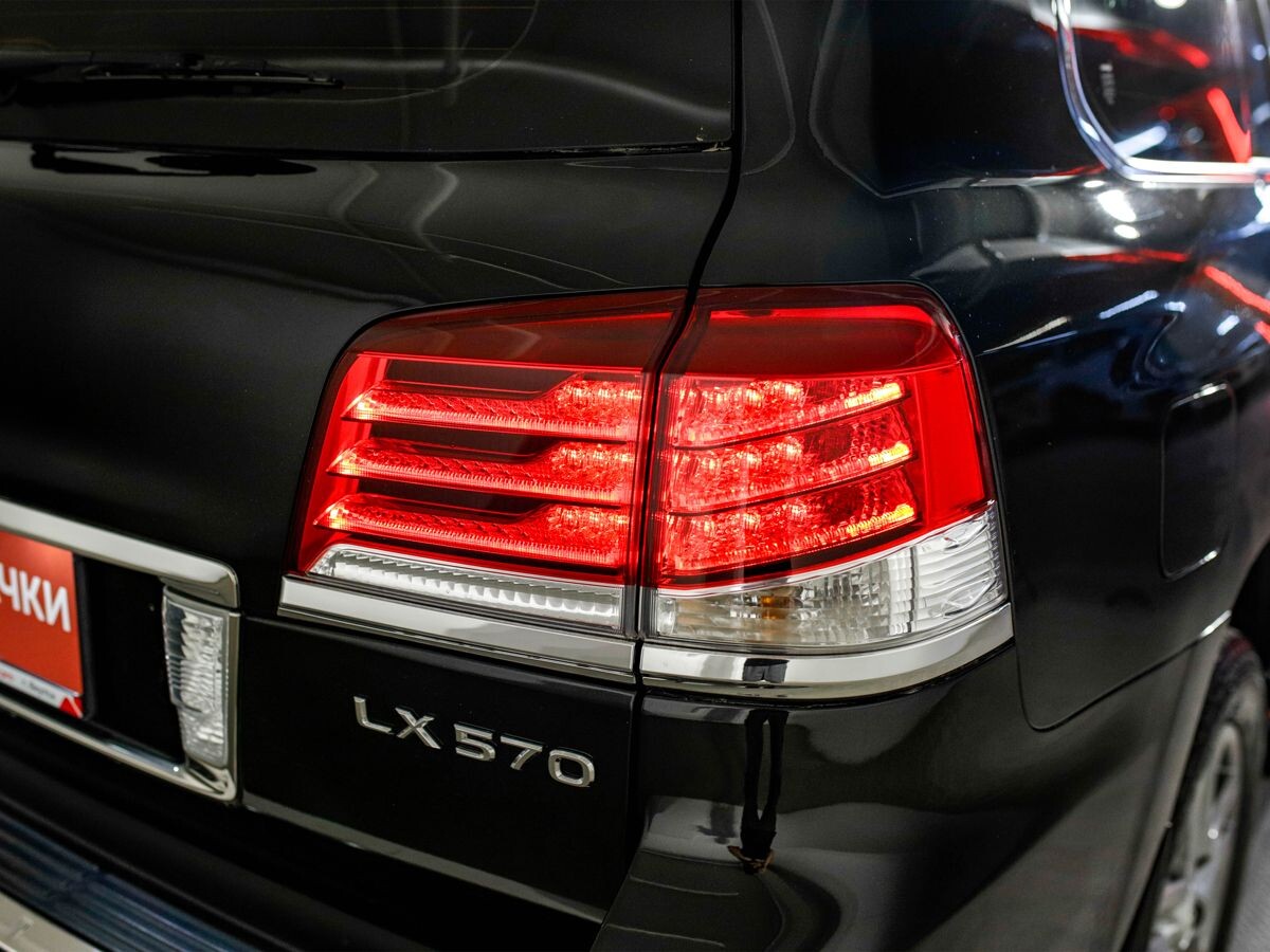 Lexus LX570 2013 - фото автомобиля
