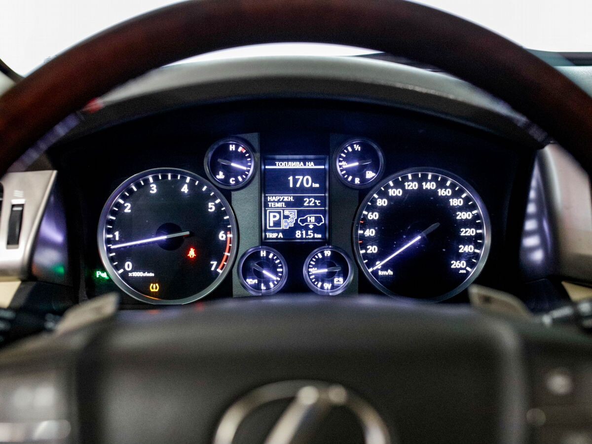 Lexus LX570 2013 - фото автомобиля