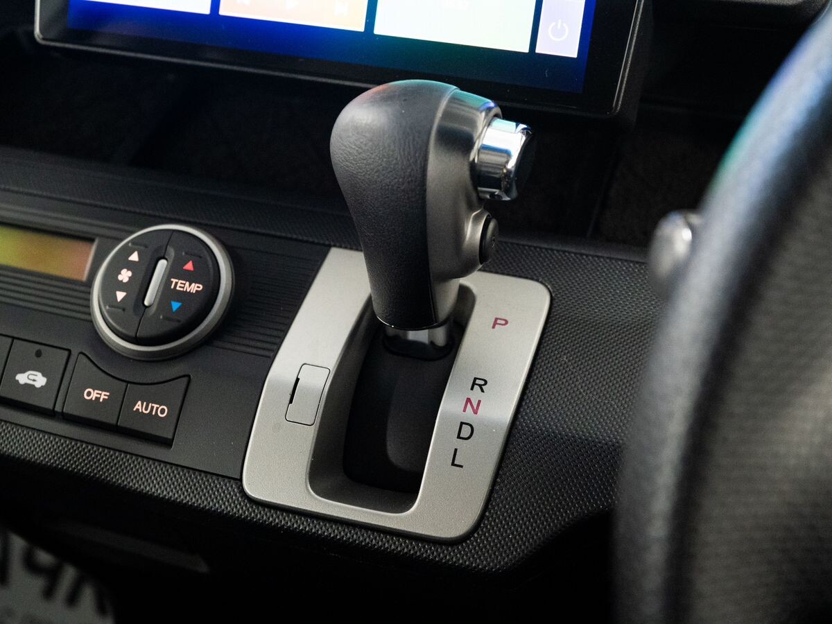Honda Freed 2011 - фото автомобиля