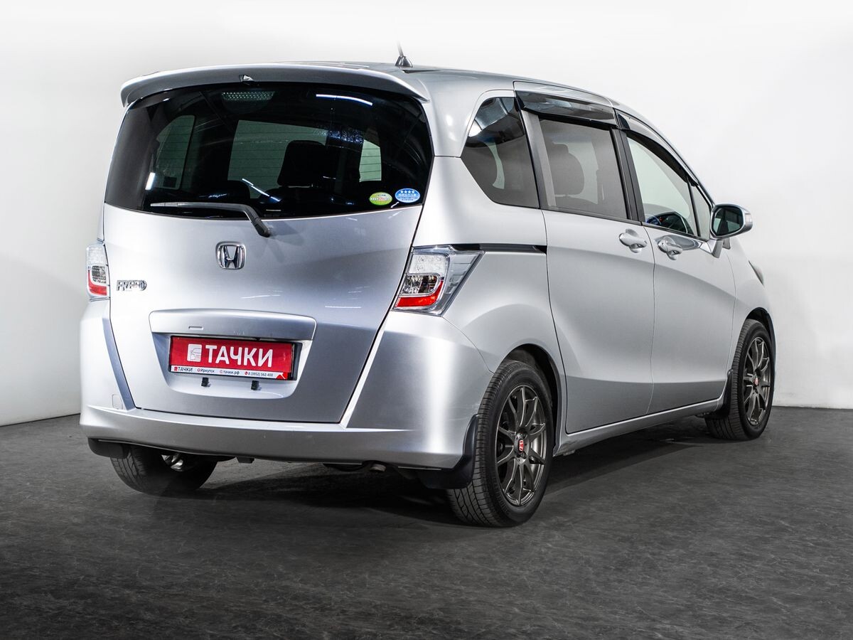 Honda Freed 2011 - фото автомобиля