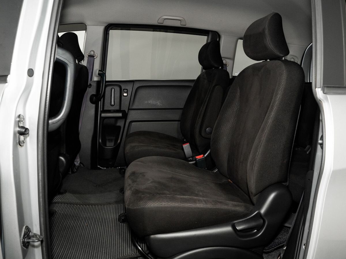 Honda Freed 2011 - фото автомобиля