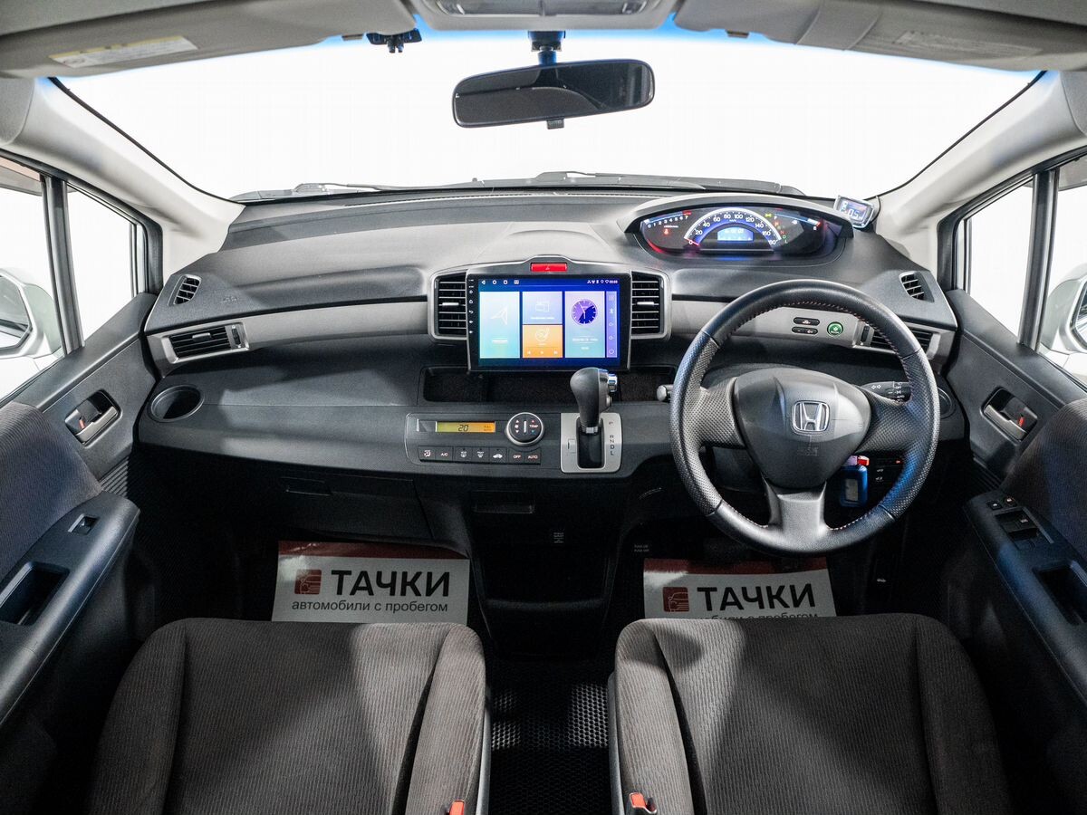 Honda Freed 2011 - фото автомобиля