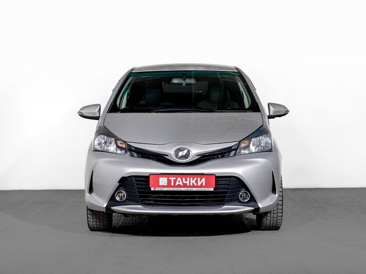 Toyota Vitz 2015 - фото автомобиля