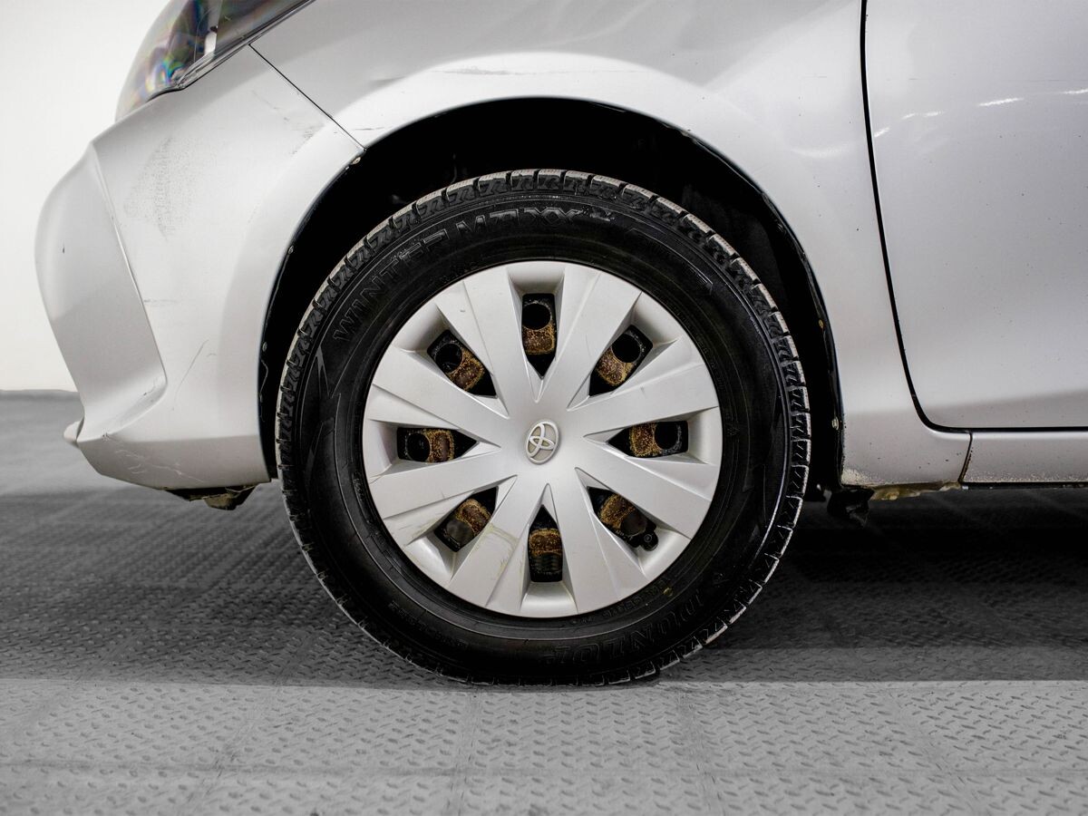 Toyota Vitz 2015 - фото автомобиля