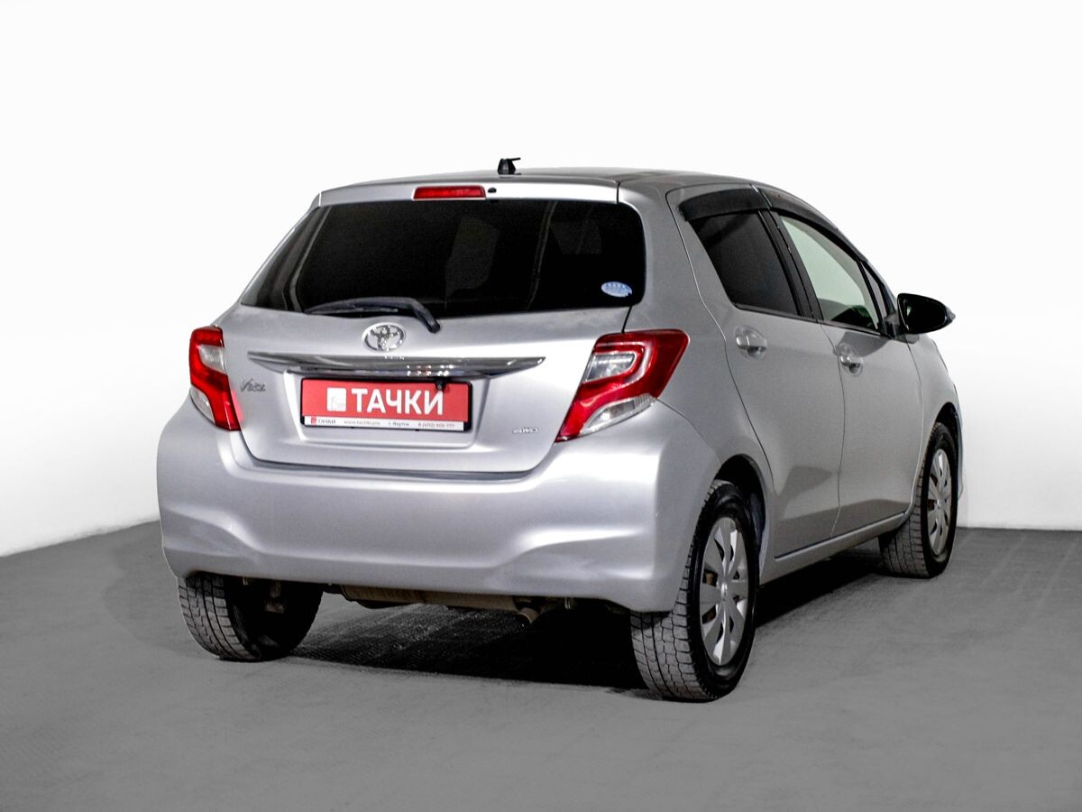 Toyota Vitz 2015 - фото автомобиля