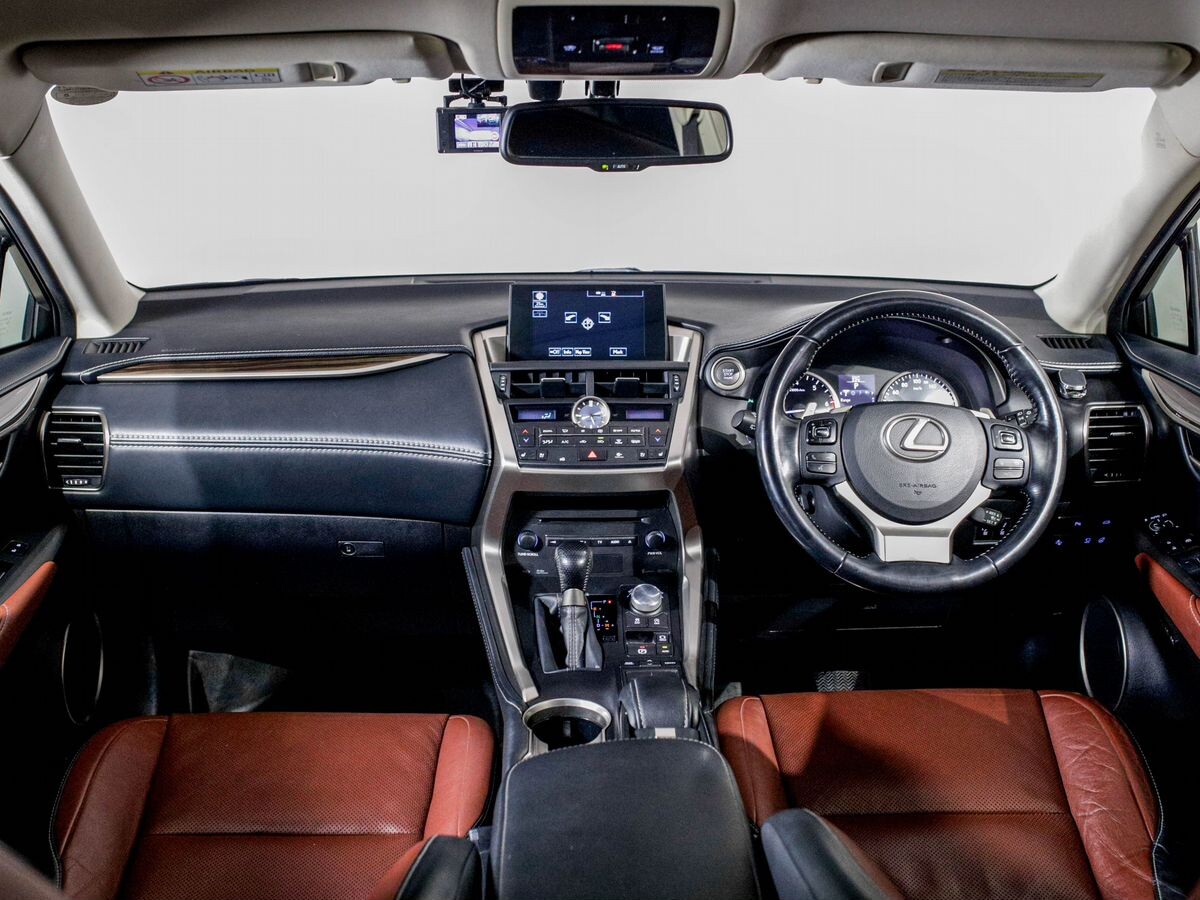 Lexus NX200t 2015 - фото автомобиля