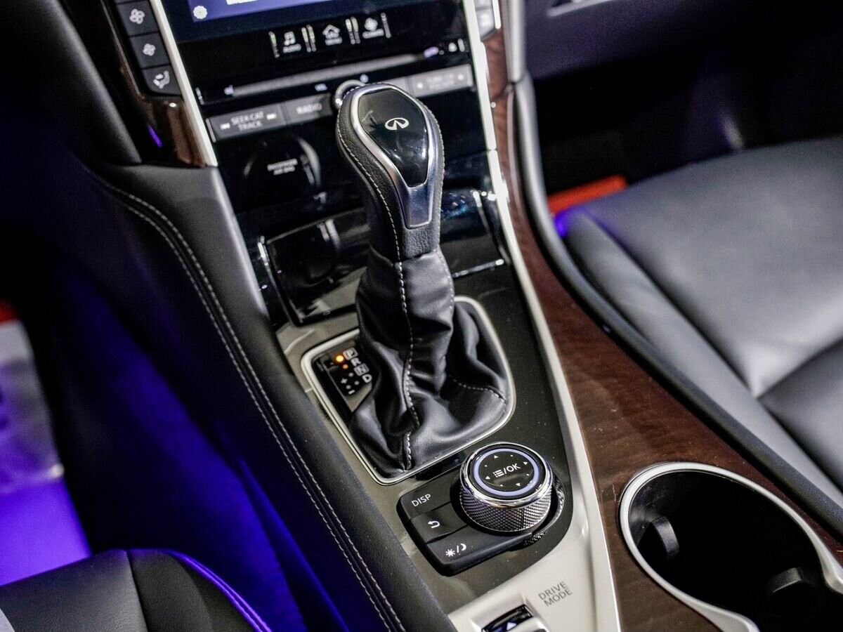 Infiniti Q50 2018 - фото автомобиля