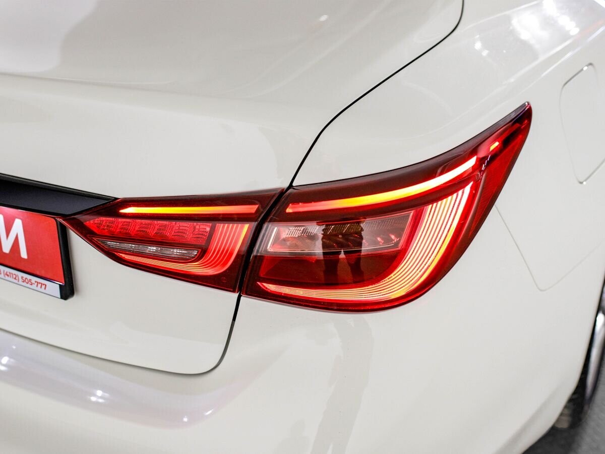 Infiniti Q50 2018 - фото автомобиля